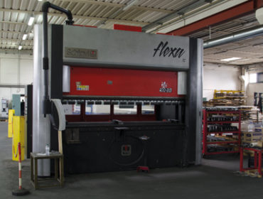 amada flexa